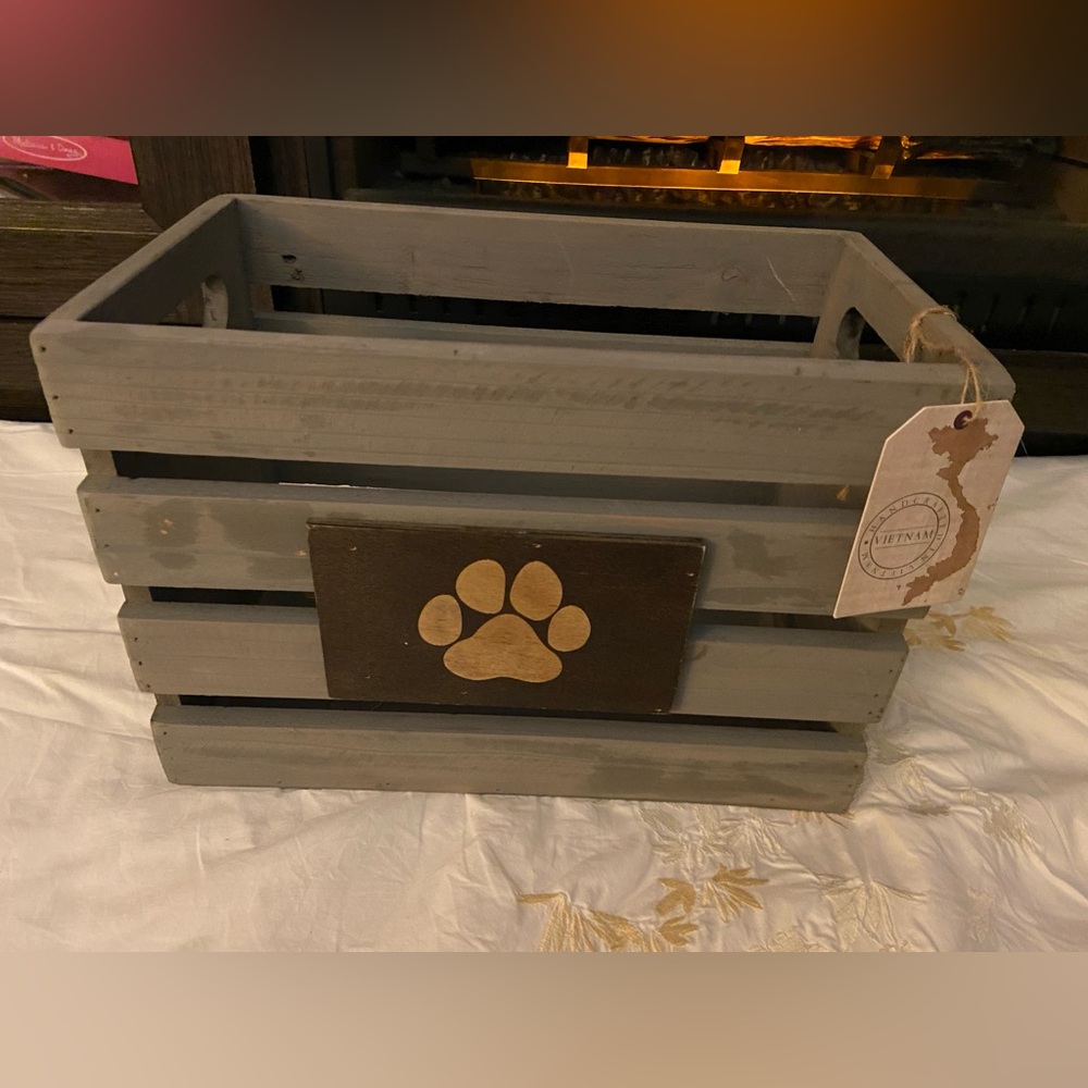🐈Handy Gray Wooden Crate w/Cute 🐾 & Room 4 Your Favorite Friends Squeaky Toys 🐶🎄